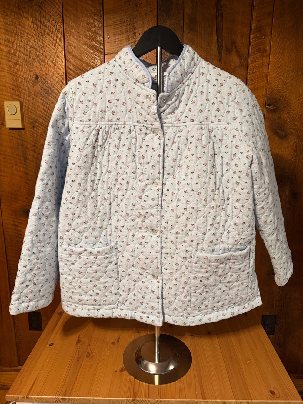 The Vermont Country Store Quilted Bed Jacket Floral Light Blue Size Large L